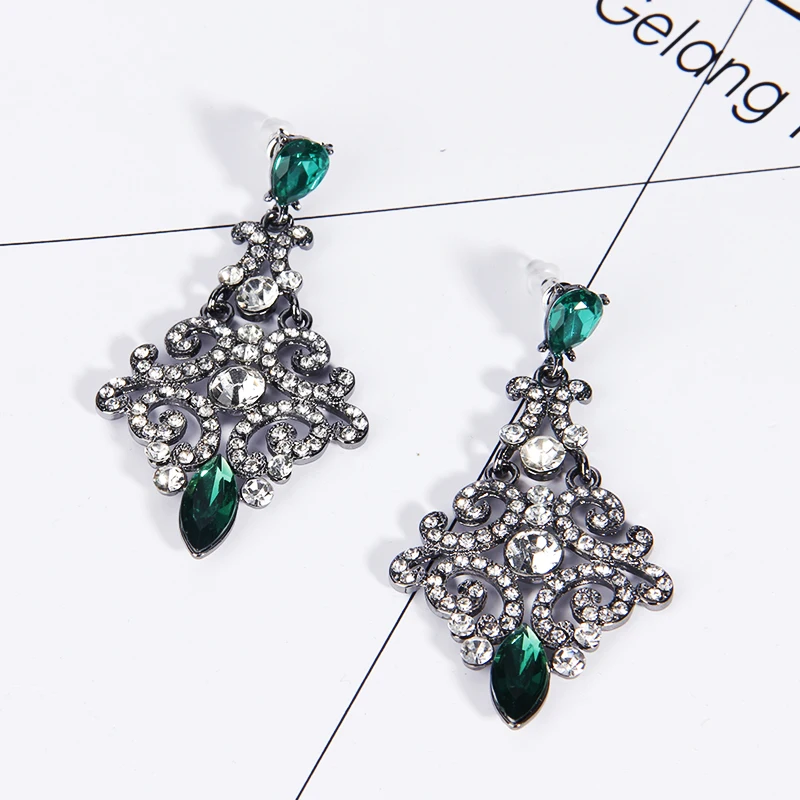 Одежда высшего качества Multi-Цвет Кристалл Висячие серьги выдалбливают