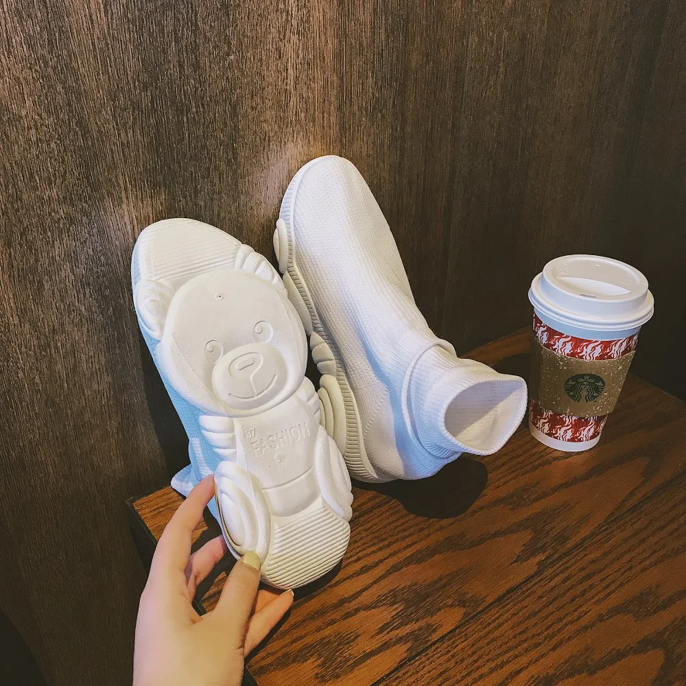 Женские кроссовки с мягкой подошвой белые на толстой подошве повседневные