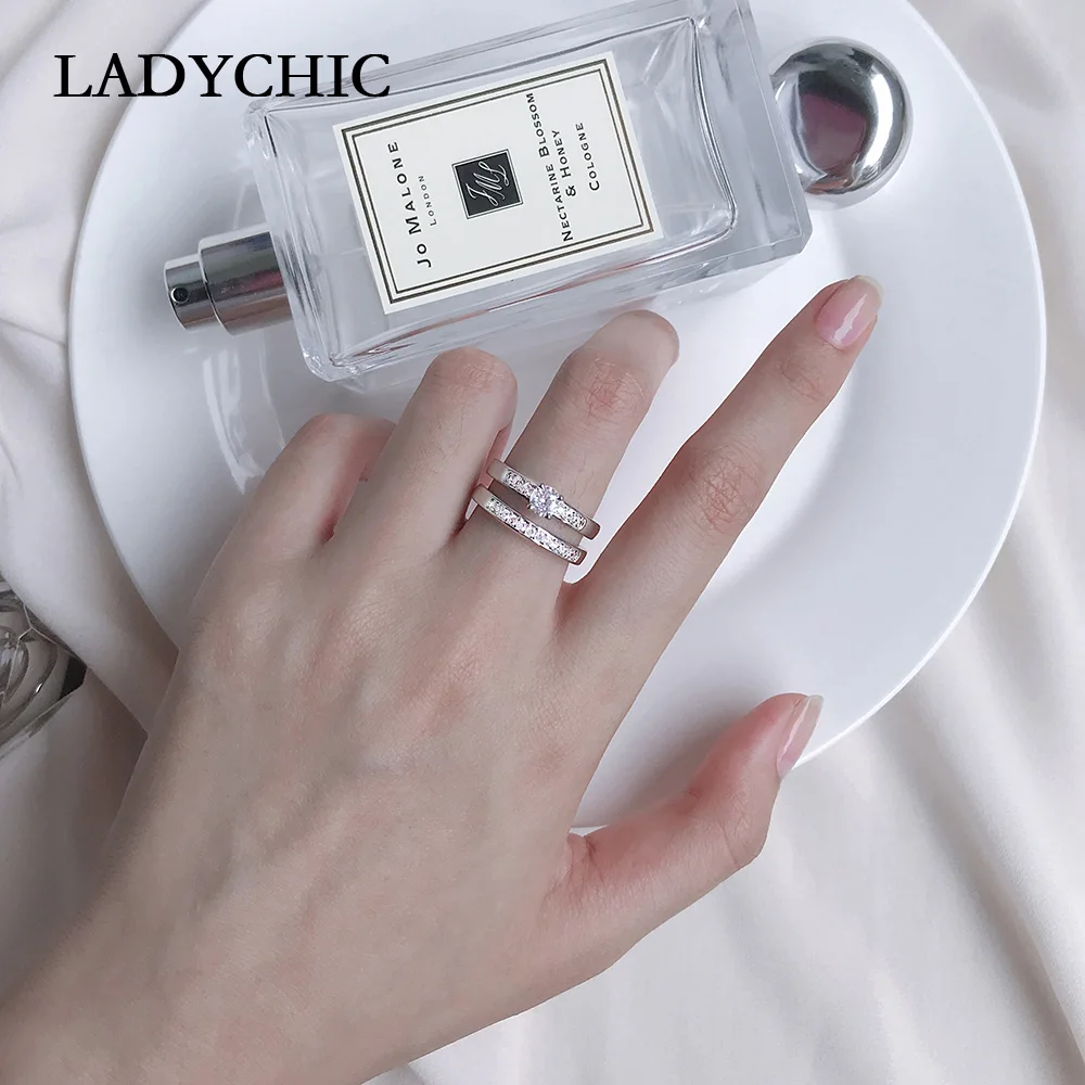 LADYCHIC, высокое качество, белое золото, 4 зубца, обручальные кольца, наборы колец, круглые кольца с кубическим цирконием, ювелирные изделия для женщин LR1026