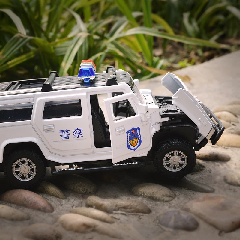 Alloy acousto-optic pull back 6 wheels police cross-country car model collection Children's day birthday new year gift 1:32 |