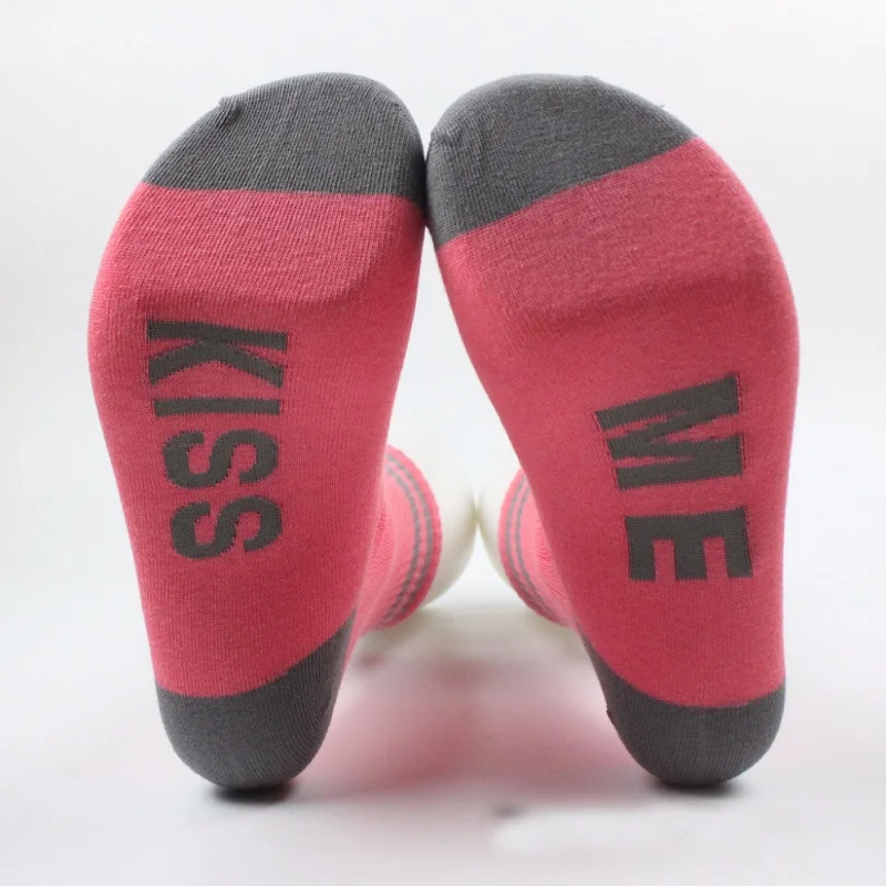 CHAOZHU/женские модные креативные забавные носки, подарок на день рождения, Sox If You can Read, эта серия, носки для девочек с буквенной подошвой Kiss Me