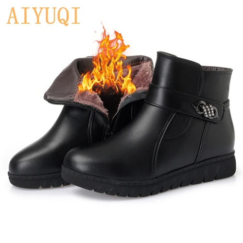 AIYUQI женские короткие зимние ботинки г. Новые зимние сапоги из натуральной кожи женские шерстяные ботинки, большие размеры 41, 42, 43 женские ботинки для матери на плоской подошве - Цвет: black fluff