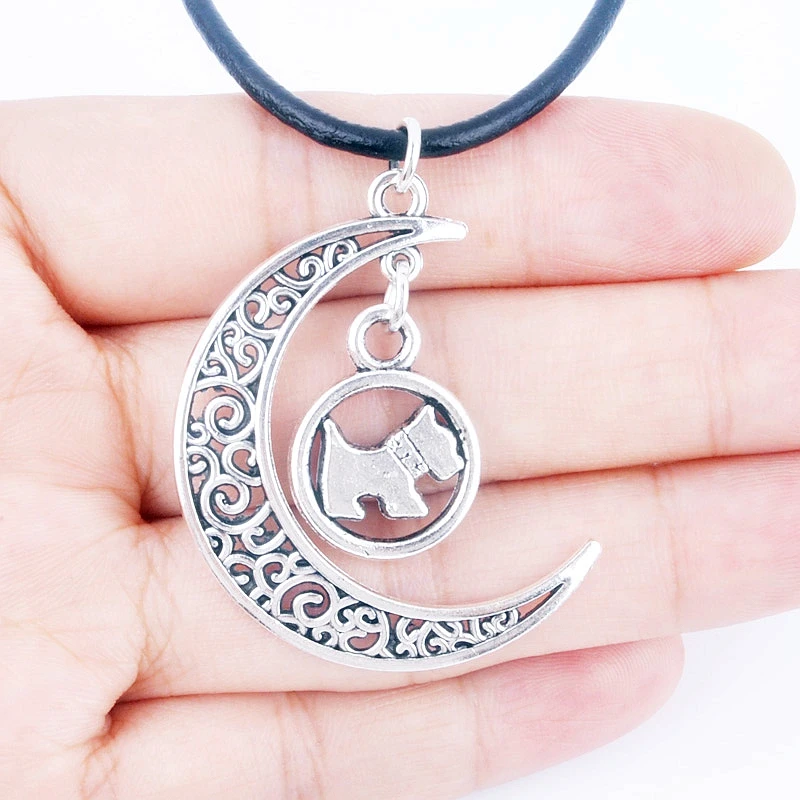 Античное серебряное ожерелье с подвеской в виде полумесяца собаки кожаной