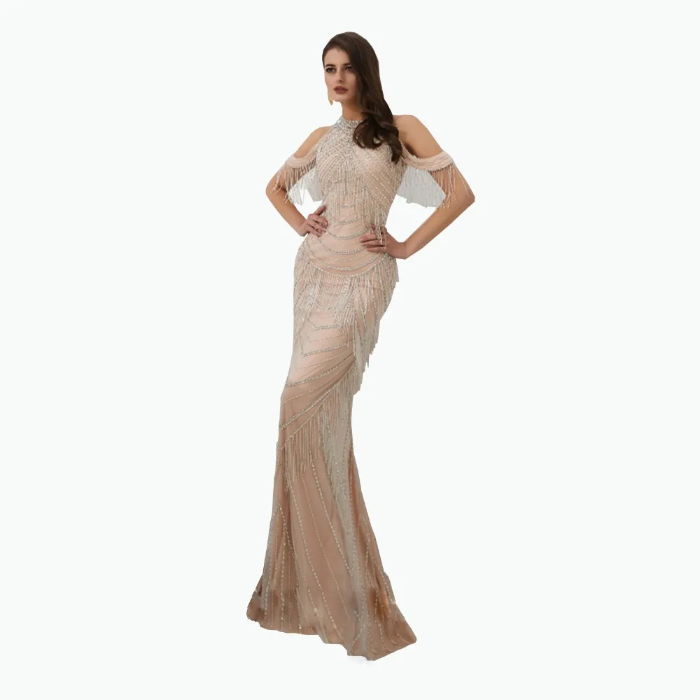 Длинное вечернее платье с открытыми плечами в стиле шампанского арабское