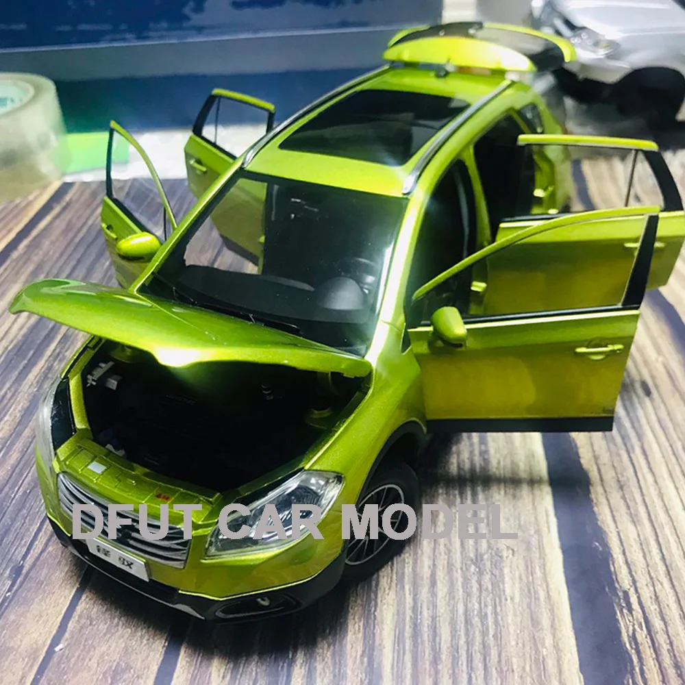 Литая 1:18 игрушка из сплава тянущаяся обратно SX4 S. Крестообразная детская