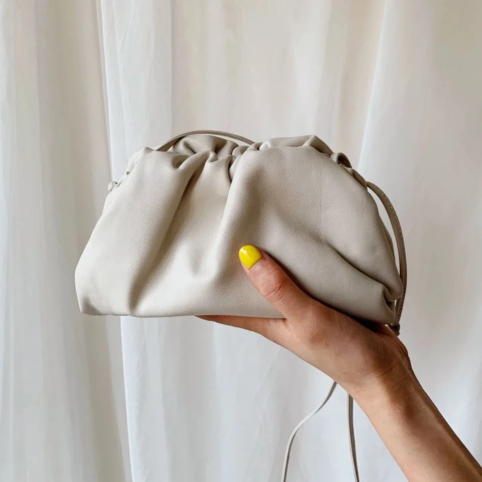 Medium white Новинка, высокое качество, коровья кожа, сумка на плечо, женская, простая, сплошная, Пельменная, посылка, для девушек, индивидуальная, большая вместительность, сумки - Цвет: Medium white