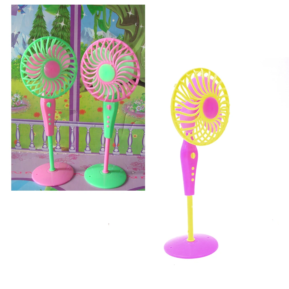 Mechanical Fan Toys for dolls Classic Kids Play House Doll Accessories Random Color 2016 Cute | Игрушки и хобби