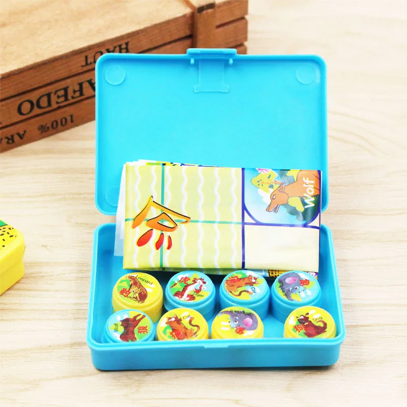 1pcs Random Color Змея лестница Летающие шахматы головоломка настольная игра Набор Семейные Вечерние игры Puzzel игрушки для детей раннее образование животные шахматные игрушки - Цвет: 1pcs Random Color