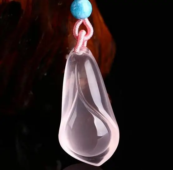 Подвеска с натуральным кристаллом в виде пудры кулон цветком магнолии розовый