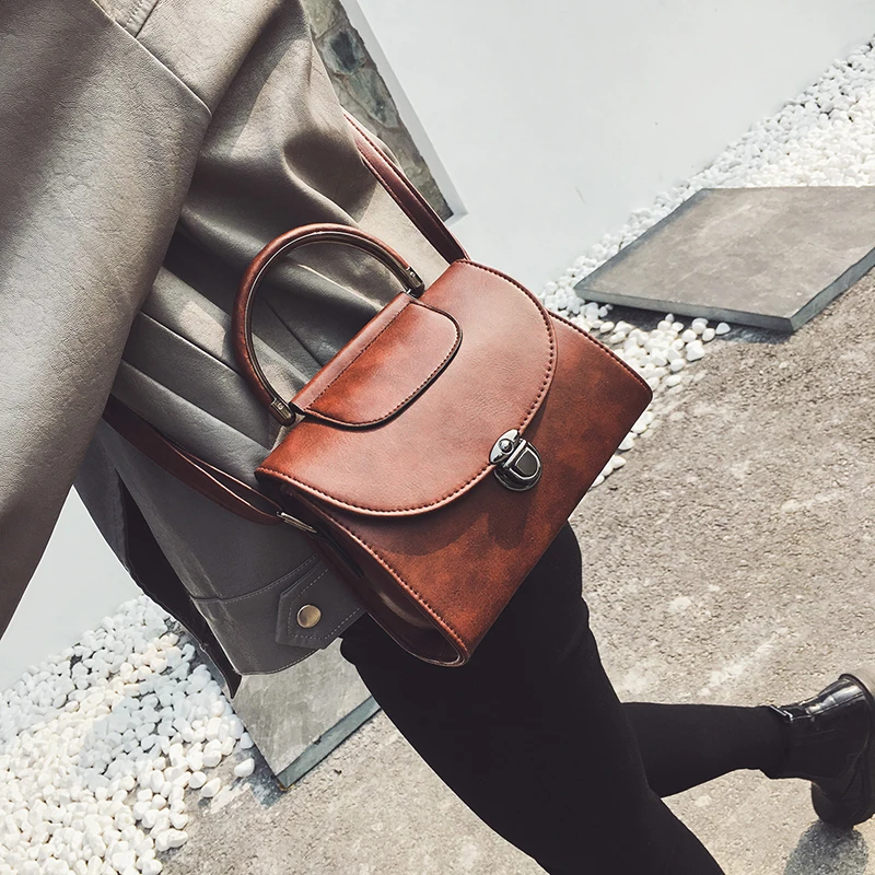 

2020 new women handbags, fashion Korean version flap, trend woman messenger bag, solid color retro shoulder bag.