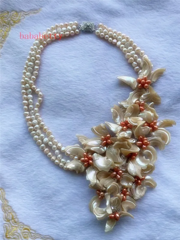 

New super beautiful luxury natural shell handmade woven flower pearl necklace