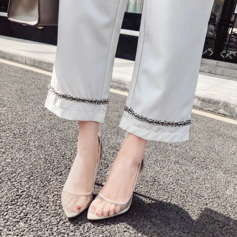 Новая женская обувь на весну 2019 пикантная сетчатая с острым носком закрытым