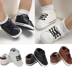 Обувь для новорожденных мальчиков и девочек, кожаная мягкая подошва, однотонная повседневная обувь с крючком для детской кроватки 0-18 мес.