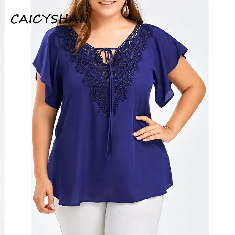 

Новая летняя Стильная женская рубашка размера плюс модная свободная кружевная Лоскутная Блузка с V-образным вырезом и расклешенными рукава...