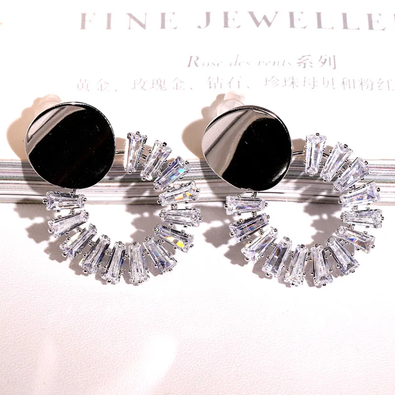 Женские серьги из белого золота с фианитами AAA +|Серьги-подвески| |