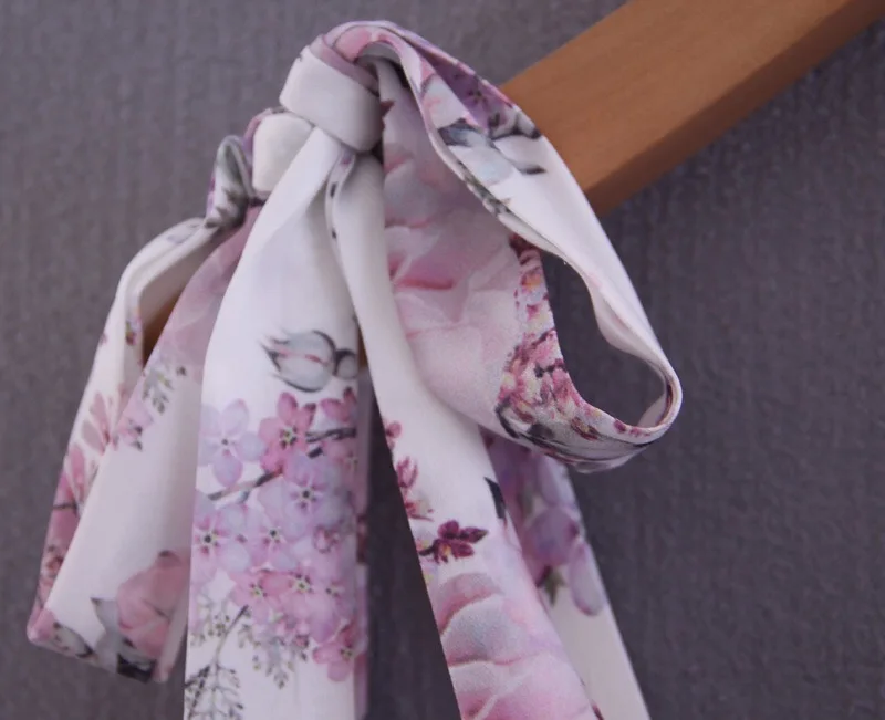 Женское Короткое платье на бретельках с квадратным вырезом и рюшами лето