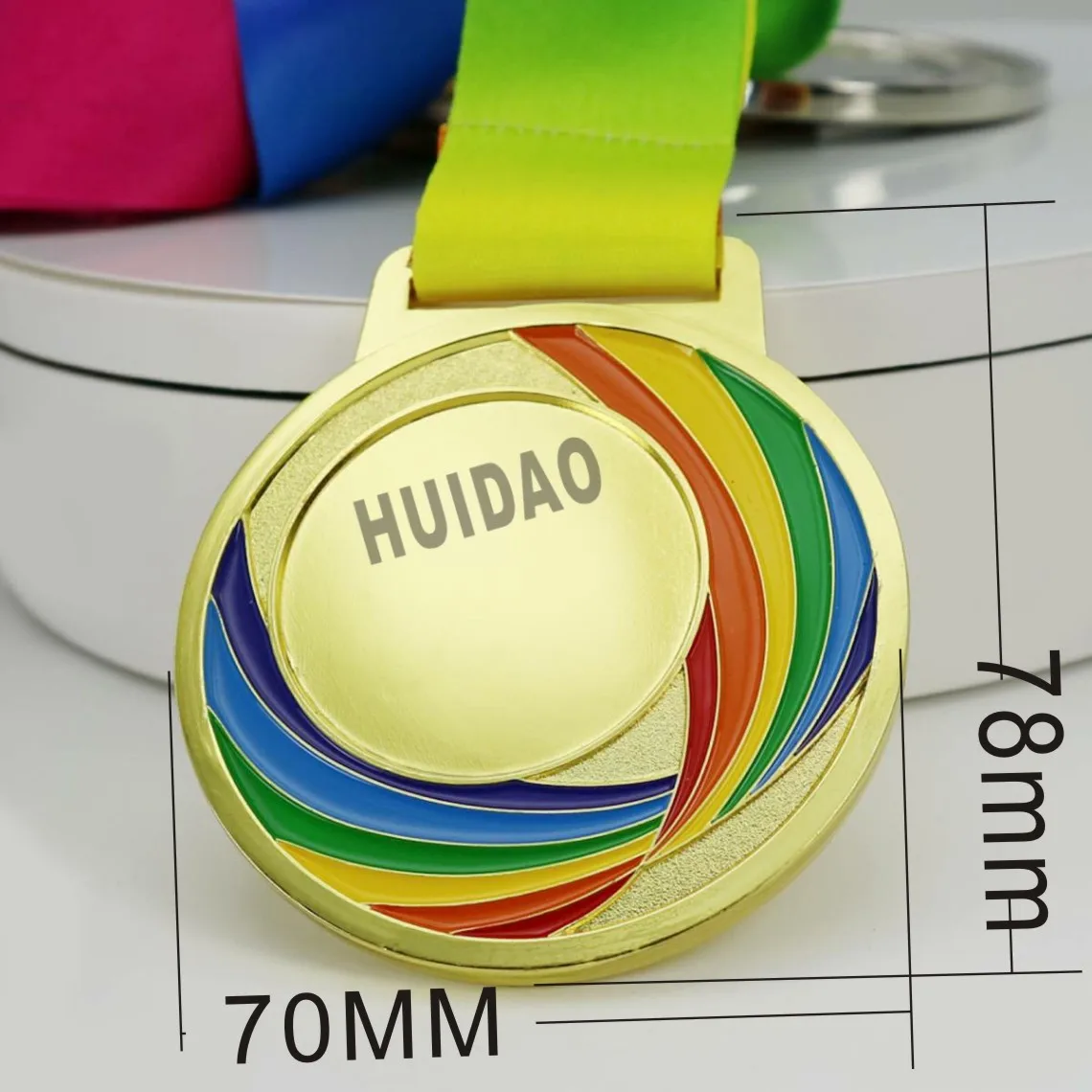 Медаль яркого цвета с лентой медаль золотого из мягкой эмали как радуга 1 шт. | Дом