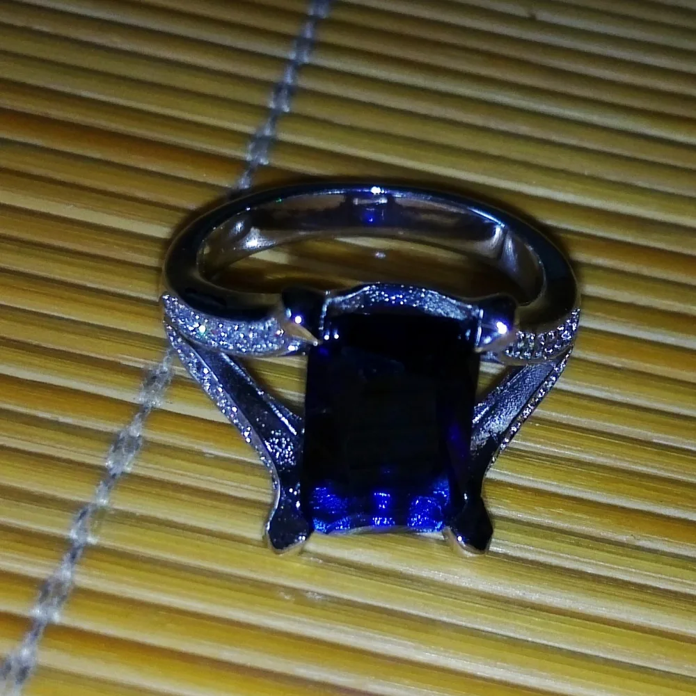 Мужское Винтажное кольцо из серебра 925 пробы с фианитом