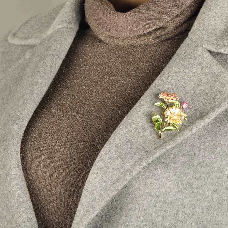 Брошь женская с эмалью в виде хризантемы | Украшения и аксессуары