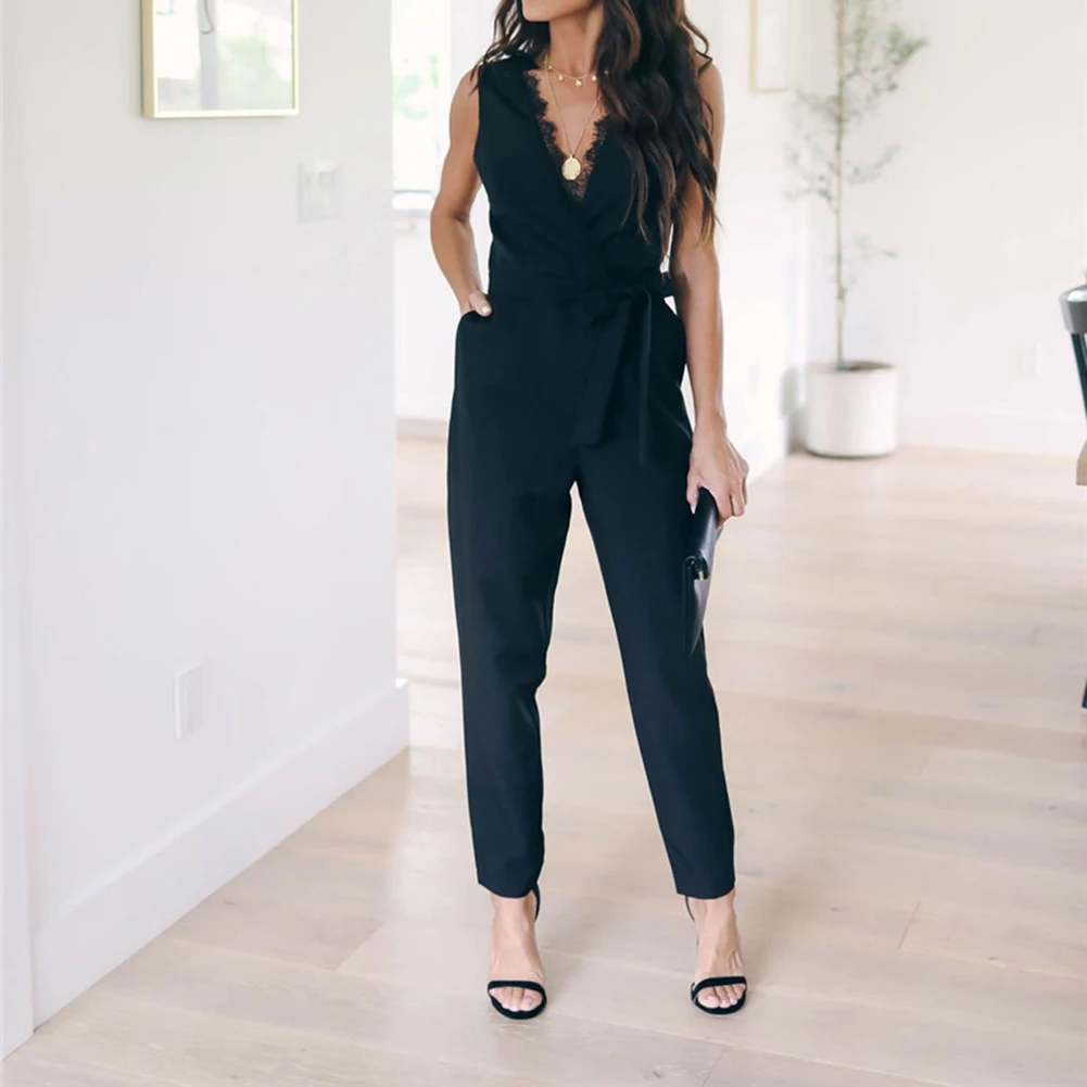 Женский комбинезон с поясом черный офисный большого размера треугольным вырезом