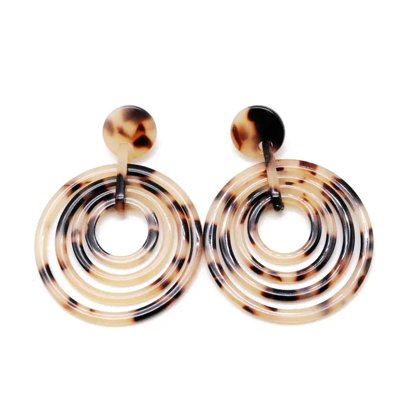 

Light Brown Resin Tortoise Circles Link Stud Earring