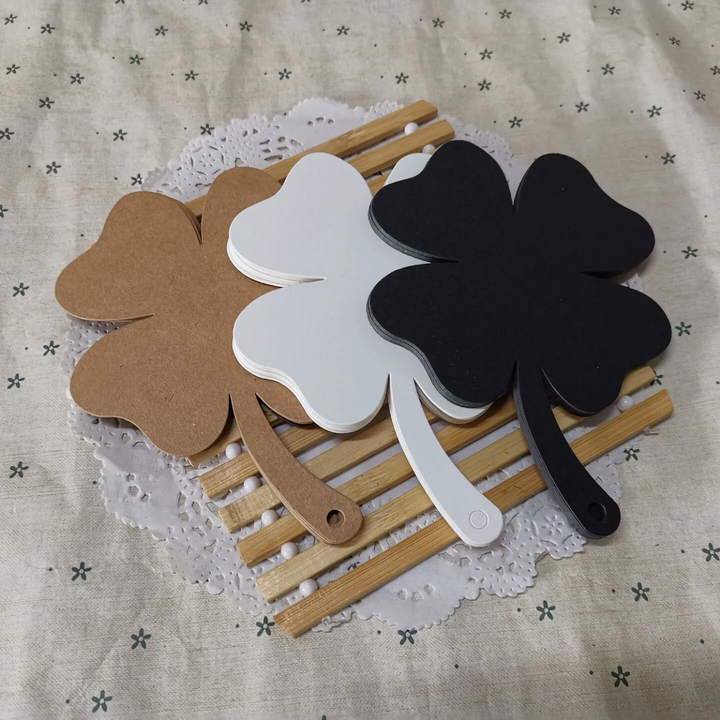 10*13 5 см DIY бирки для одежды черная белая крафт-бумага картонная клевер закладка