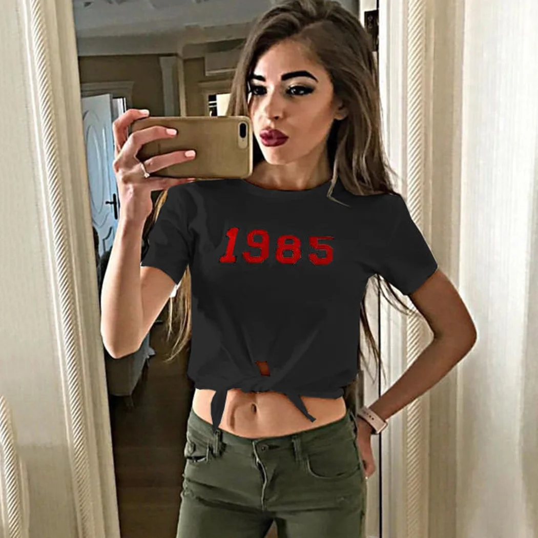 Пикантные Up Crop Top Для женщин Летняя футболка модные с принтом букв короткий рукав
