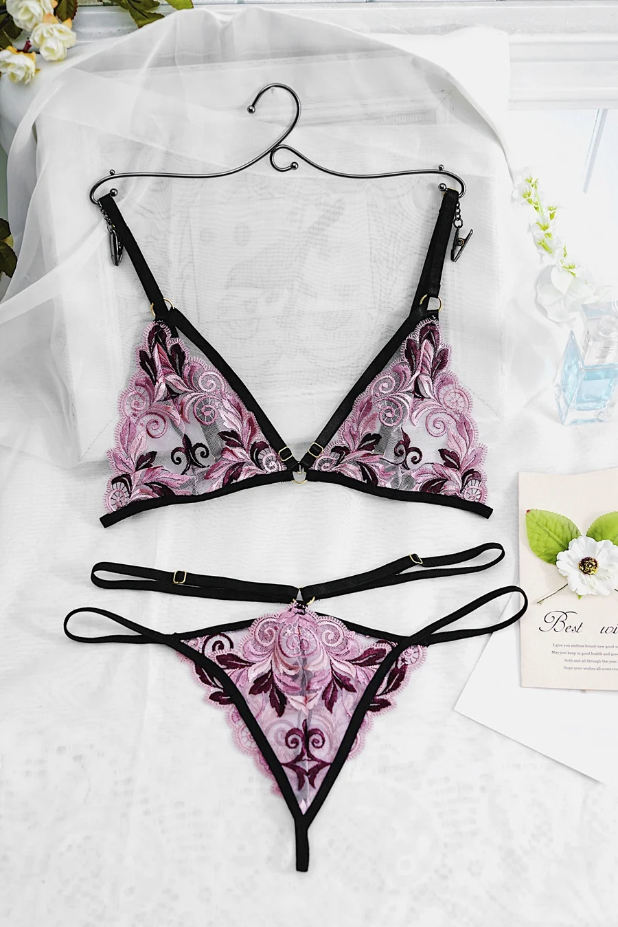 Нижнее белье женское с кружевной вышивкой пуш ап 3 цвета|Комплекты нижнего белья|