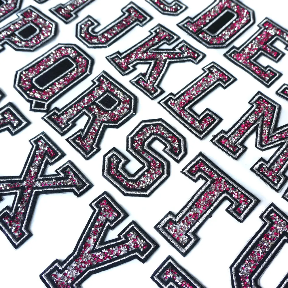 26 букв алфавита красные серебряные стразы патчи для пришивания утюгом вышитые