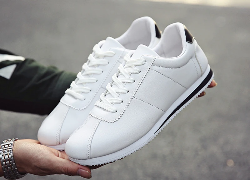 Красивые весенне-летние новые белые студенческие мужские спортивные туфли