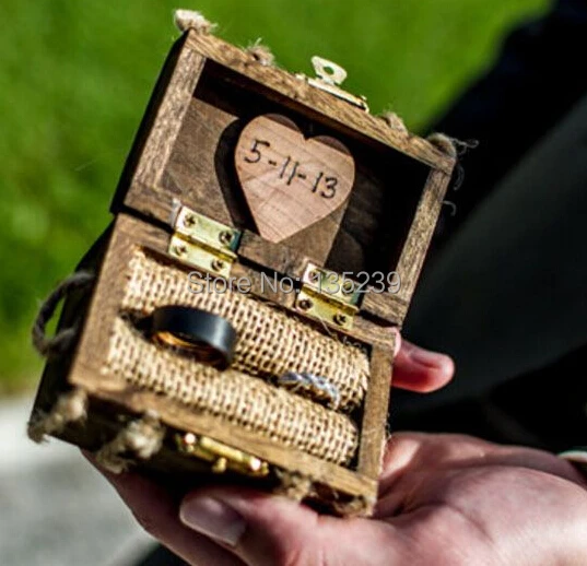Коробка для свадебных колец в рустикальном стиле традиционная Свадебная подушка