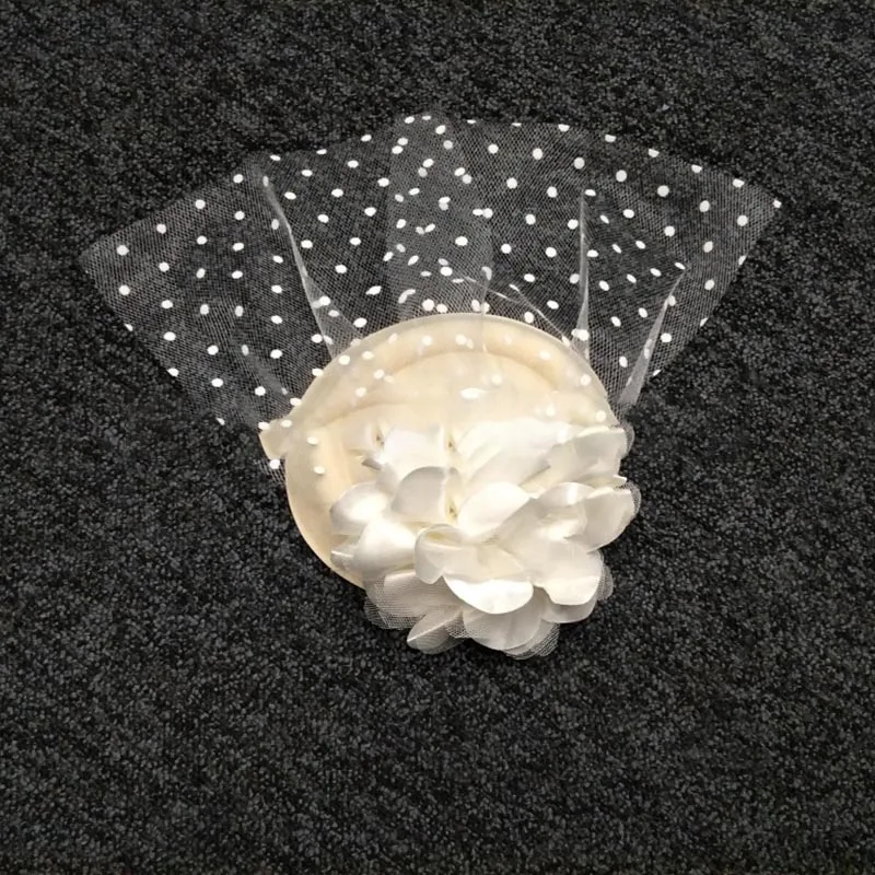 Заколка для волос женская Коктейльная в горошек 17 цветов 1 шт. |