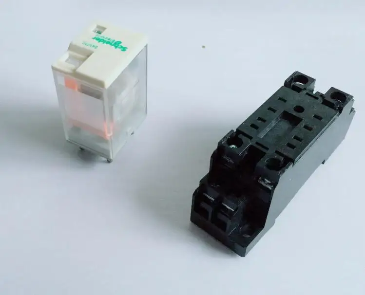 Реле промежуточное RXM2LB2BD RXM2LB2P7 реле с основанием 8 контактов 12 В постоянного тока