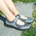 2018 модная новинка Уличная обувь для отдыха для пожилых женщин кроссовки легкие удобные прогулочные туфли женская обувь для мам