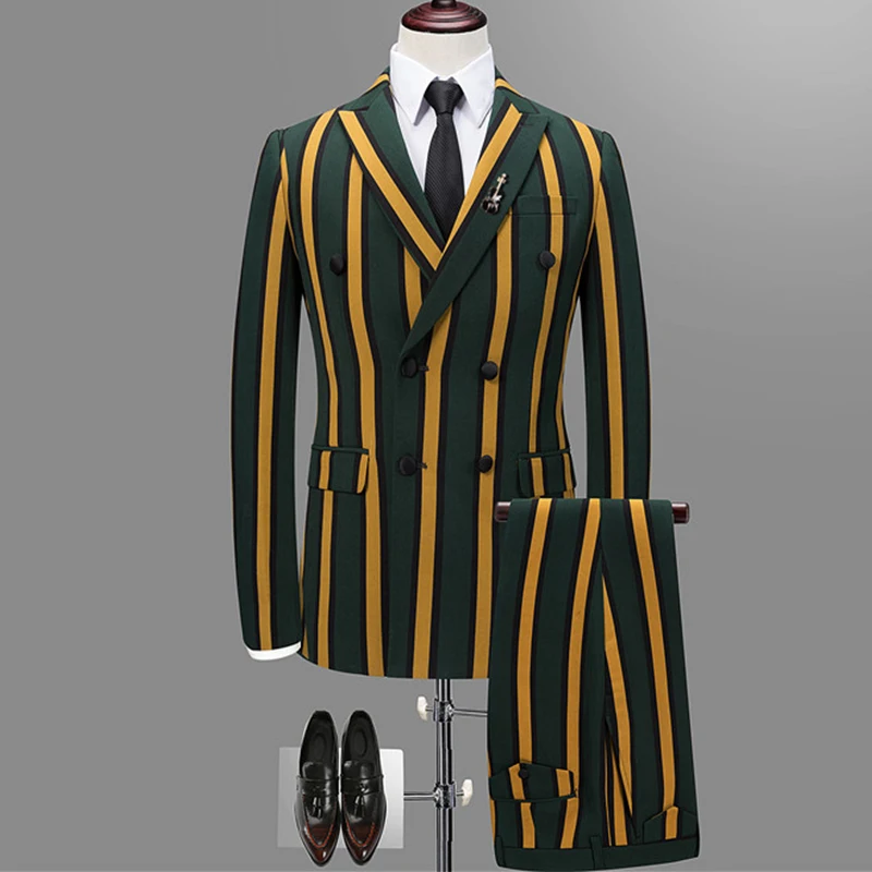 Мужской костюм из 3 предметов двубортный с вертикальными цветными полосками