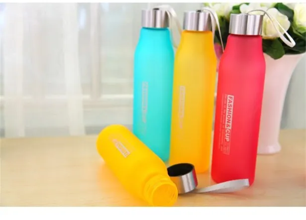 Портативная бутылка для воды 600 мл 800 пластиковая дешевая спортивная креативная
