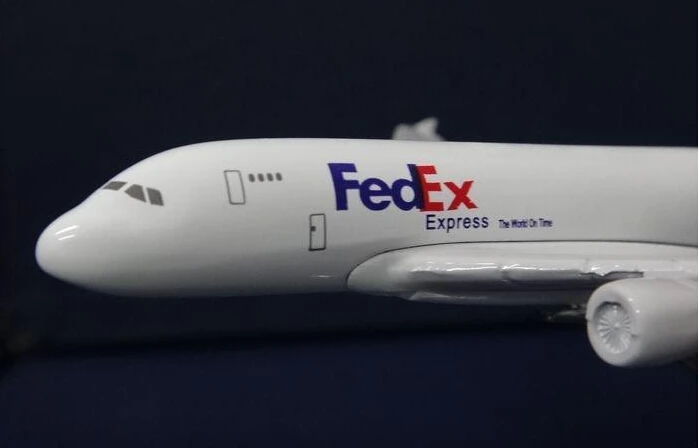 Модель самолета A380 технические грузовые самолеты 16 см модель из сплава для детей