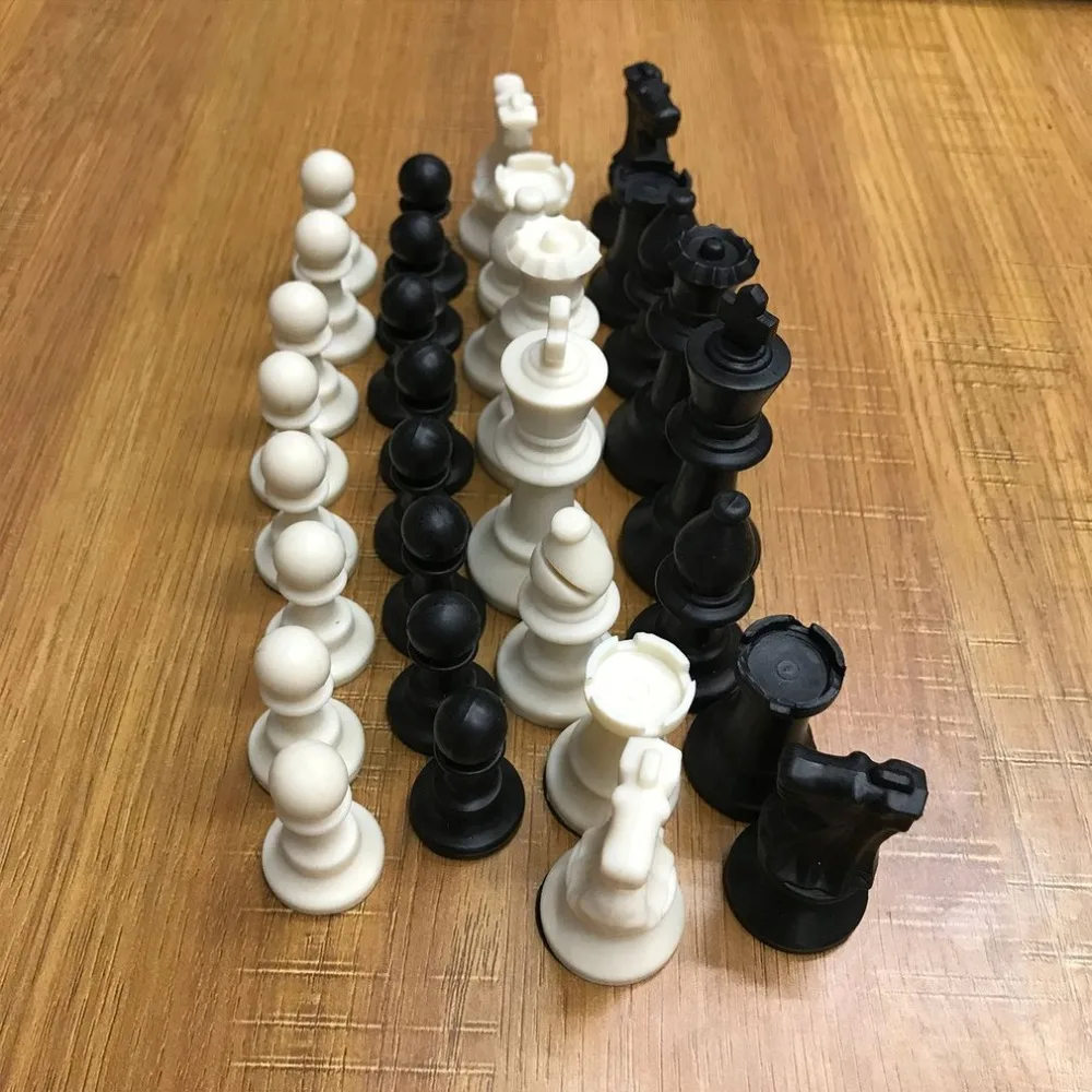 

32 Medieval Chess Pieces / Plastic Complete Chess Pieces International Word Chess Entertainment Black and White 65 MM