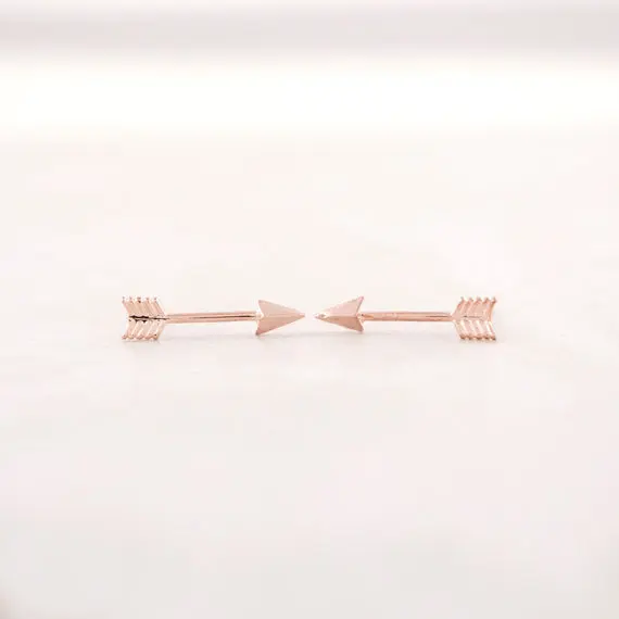 Женские маленькие серьги пусеты Shuangshuo модные с маленькими стрелками ювелирные