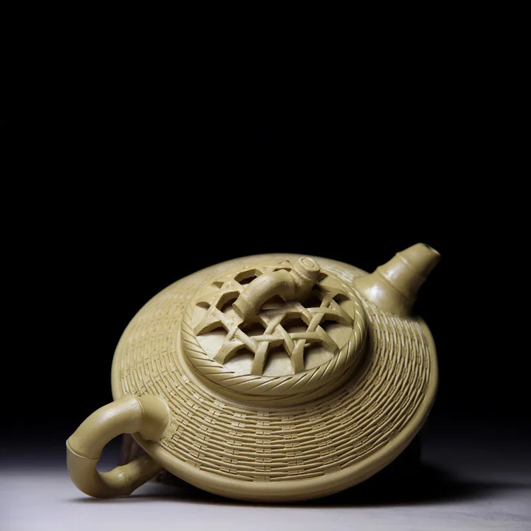

clay pot teapot made of bamboo knitted by a famous clay pot maker. Gifts for teapots and teapots made of purple clay
