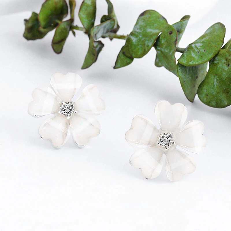 Женские серьги пусеты H: HYDE белые с цветком клевера диаметр 1 5 см|crystal stud earrings|stud