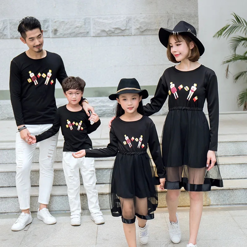 

Family Matching T Shirt Autumn Sweatshirt Mother and Daughter Dress 2018 Long Sleeved Sunscreen Cartoon Printing Family Dress