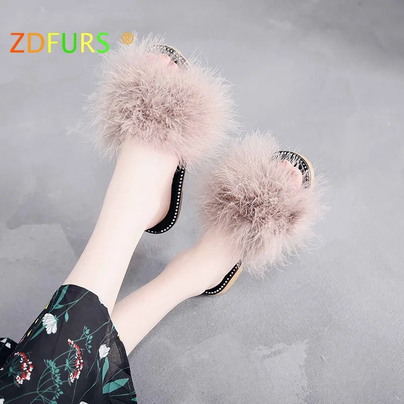 light coffee ZDFURS*/; женские тапочки со страусиными перьями; пушистые летние шлепанцы на плоской подошве; Домашние Вьетнамки; пушистые Повседневные Вечерние пляжные шлепанцы - Цвет: light coffee