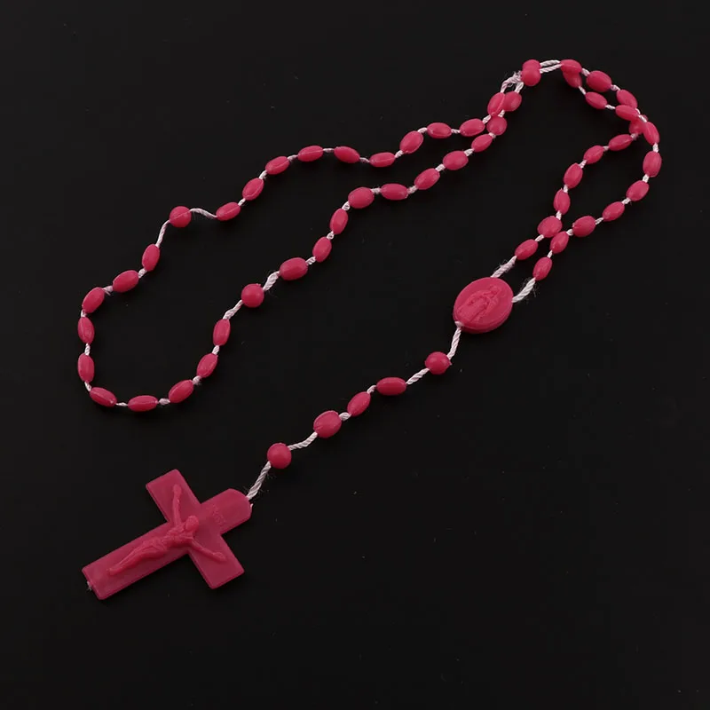 DARK PINK 12PCS 12 шт., Заводские разноцветные четки, низкие в темноте, пластиковые четки, светящиеся бусы, ожерелье, католическая молитва, религиозные украшения - Окраска металла: DARK PINK 12PCS