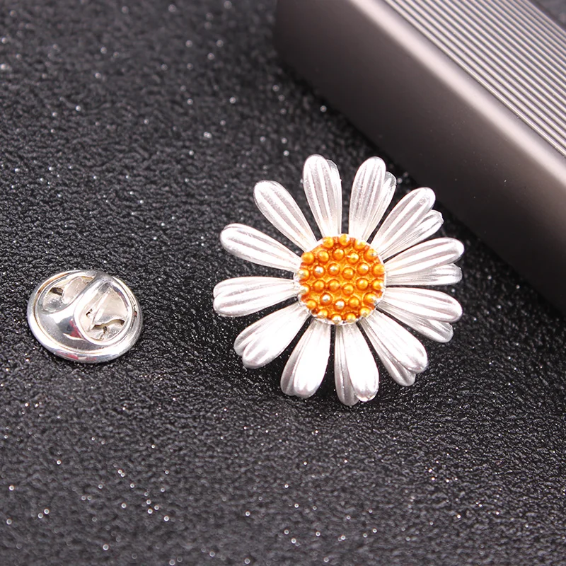 Маленькая брошь в виде ромашки цветка Милая женская подарок на вечеринку модные