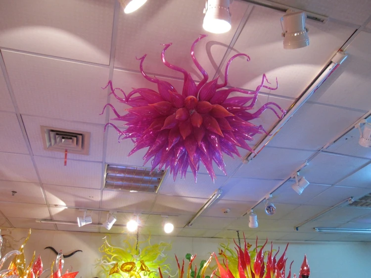 Фото Современные розовые подвесные лампы Chihuly из дутого стекла для гостиной и Современные розовые подвесные лампы Chihuly из дутого стекла для гостиной и
