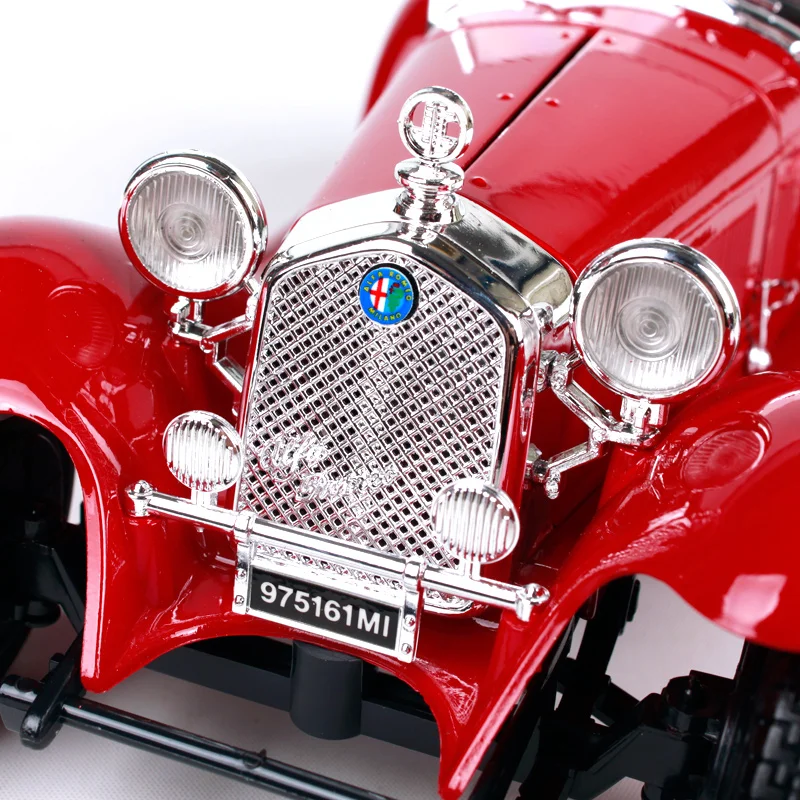 Модель автомобиля паука Bburago 1:18 Alfa Romeo 8C 2300 Классическая модель в стиле ретро под