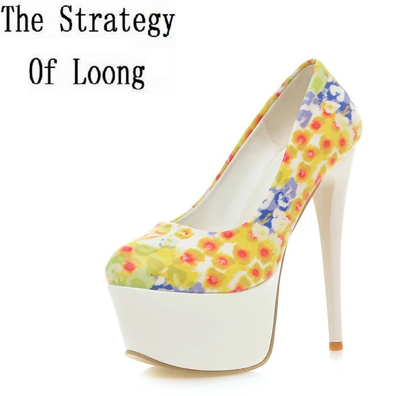 Женские кожаные летние туфли лодочки на очень высоком тонком каблуке с принтом