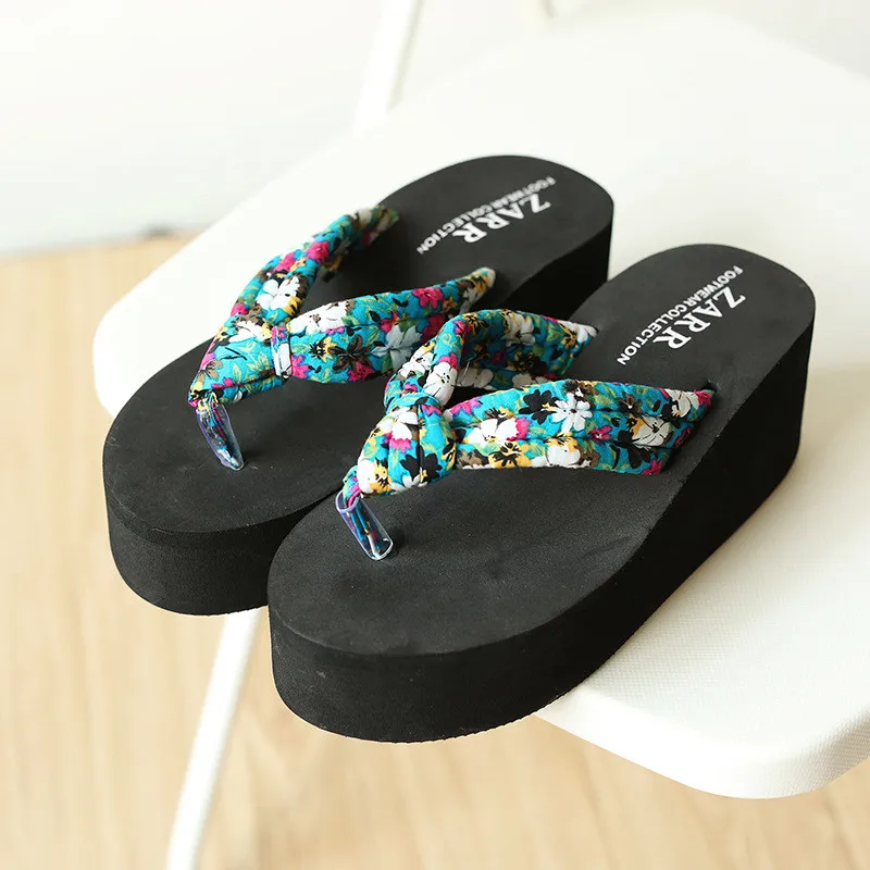 Женские шлепанцы Новинка летние модные босоножки на танкетке женские платформе