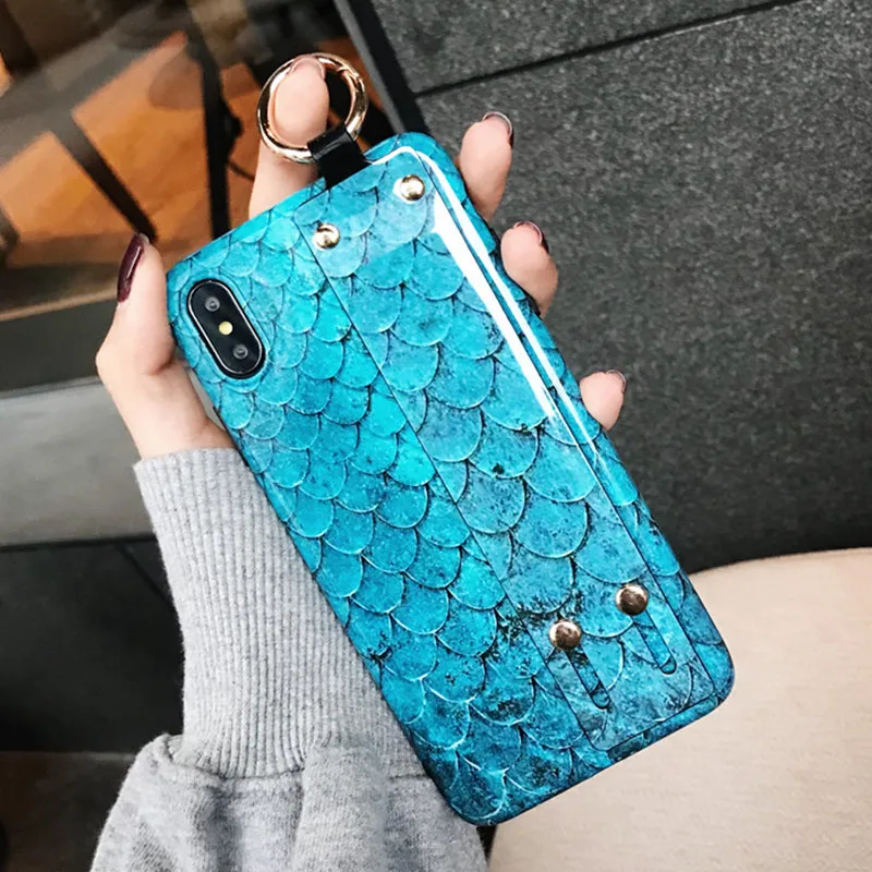FTAIDKJ For iPhone XR Case Fish Scale Lingge Wrist Strap Phone XS Max X 7 6 6S 8 Plus Back Cover Soft TPU Capa |